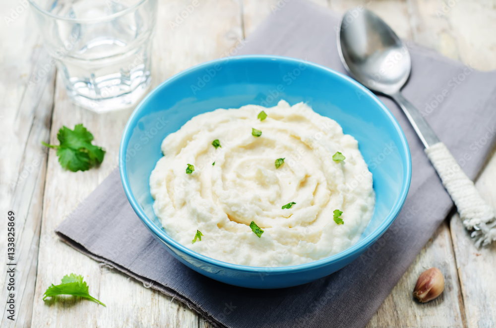 Ricotta roasted garlic mashed cauliflower Ricotta roasted garlic mashed cauliflower