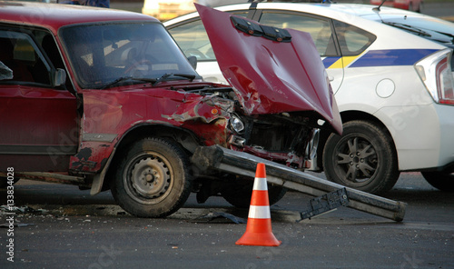 Crash broken car on accident site © V-lab