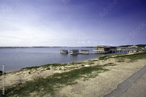 hoteles flotantes sobre la laguna