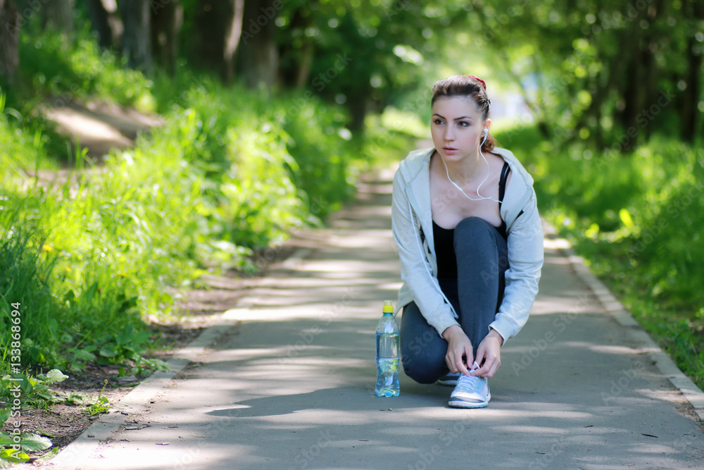 woman sport tree starting