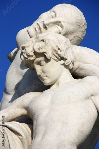 Statue du Serment de Spartacus au jardin des Tuileries à Paris, France