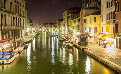 Night view of street in Venice © Jasmin Merdan