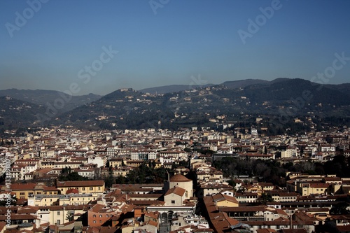 Florenz, Blick vom Duomo in die Berge © arenak