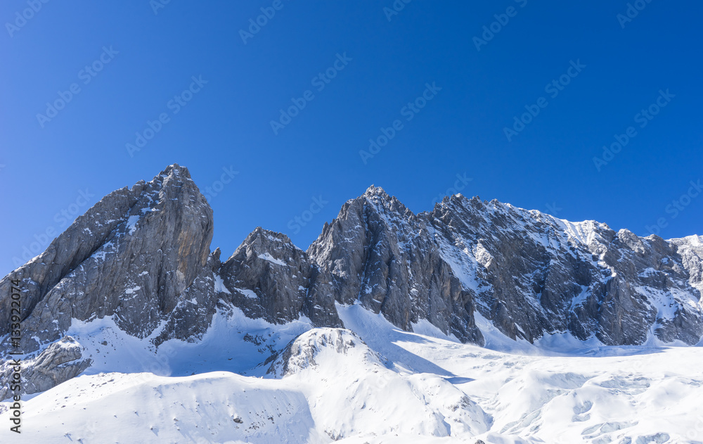 Fototapeta premium Jade dragon snow mountain