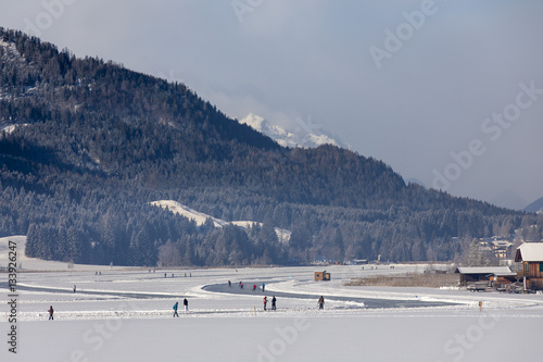 Obraz na płótnie Panorama Winter am Weissensee in Kärnten, Österreich w salonie