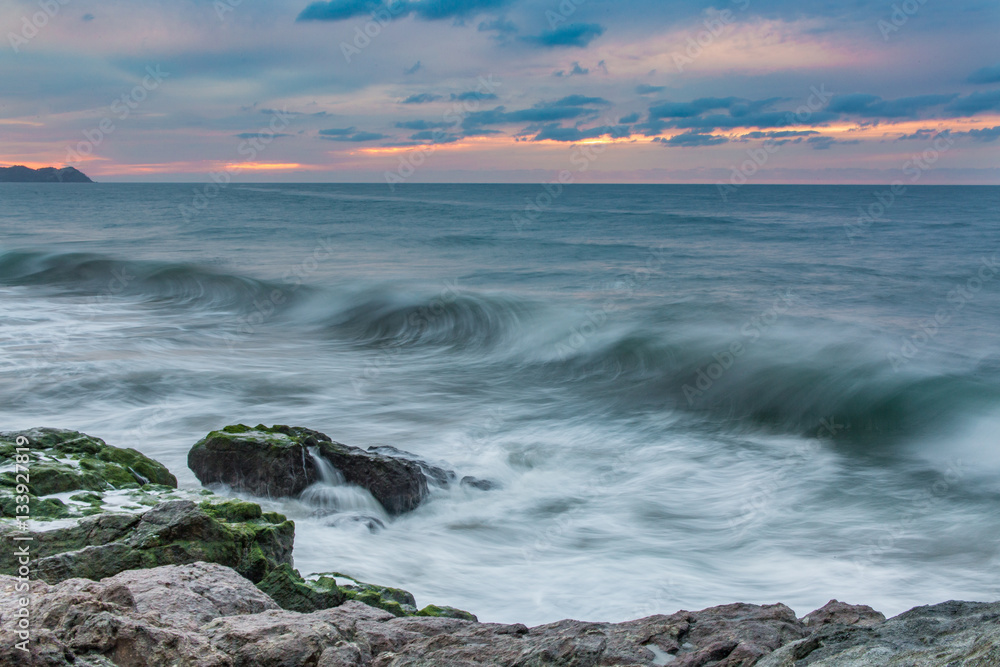 Fototapeta premium Sunset Waves in Mexico