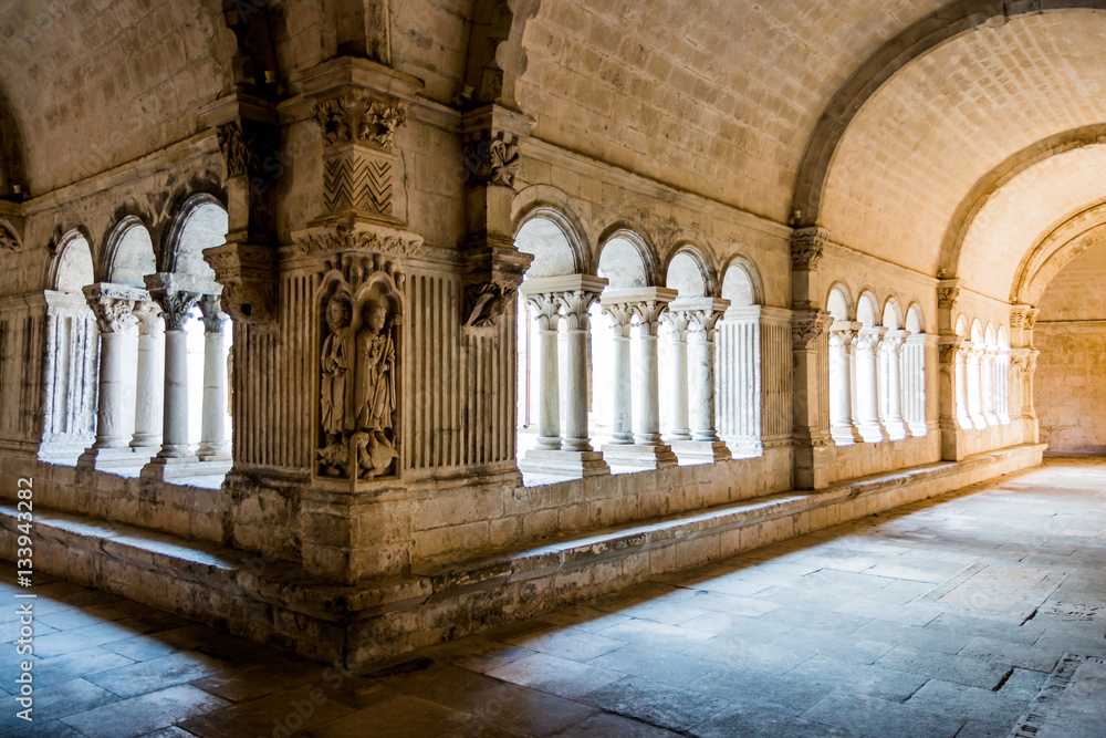 Dans l'Abbaye de Montmajour près d'Arles