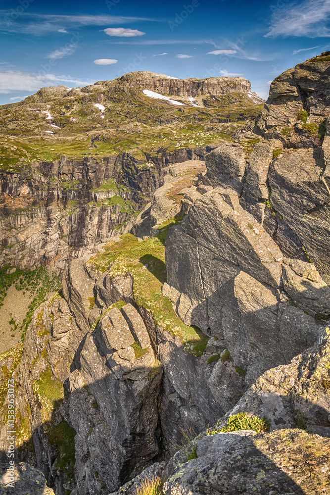 Fototapeta premium The way to Trolltunga, Norway