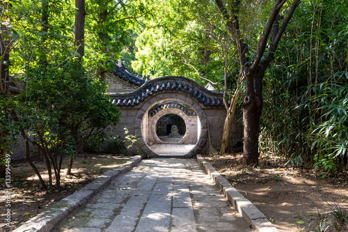 Tableau sur toile Taoist temple in Yangkou trail, Laoshan Mountain, Qingdao, China