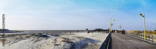 Panorama Seebrücke zum Badstrand photo