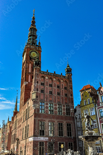Town hall in Gdansk (Gdańsk) and the fountain of Neptune, Poland