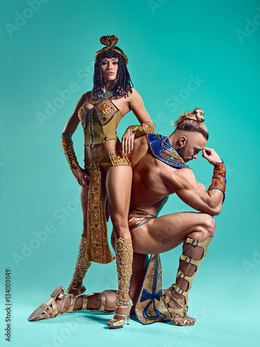 Tableau sur toile The man, woman in the images of Egyptian Pharaoh and Cleopatra