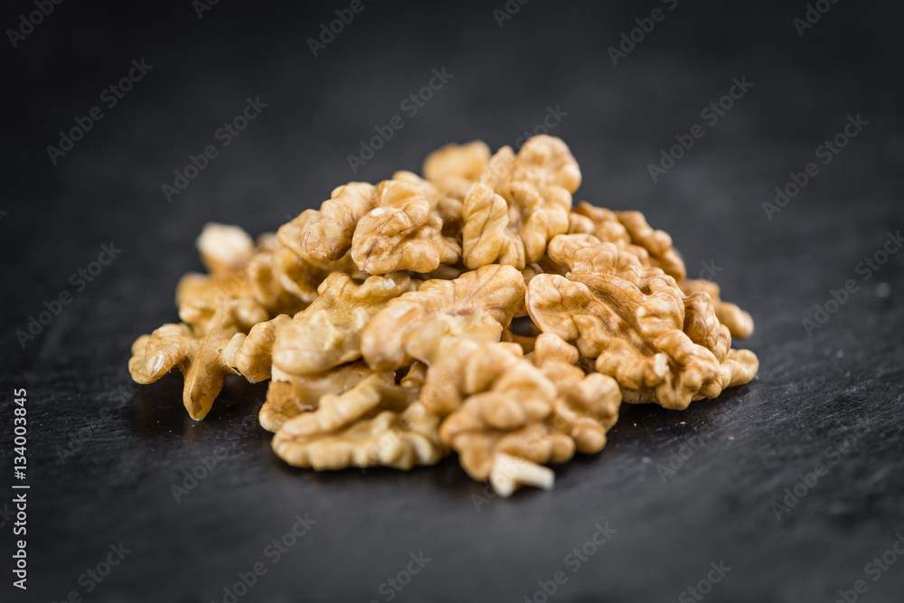 Walnut kernels (selective focus) Walnut kernels (selective focus)