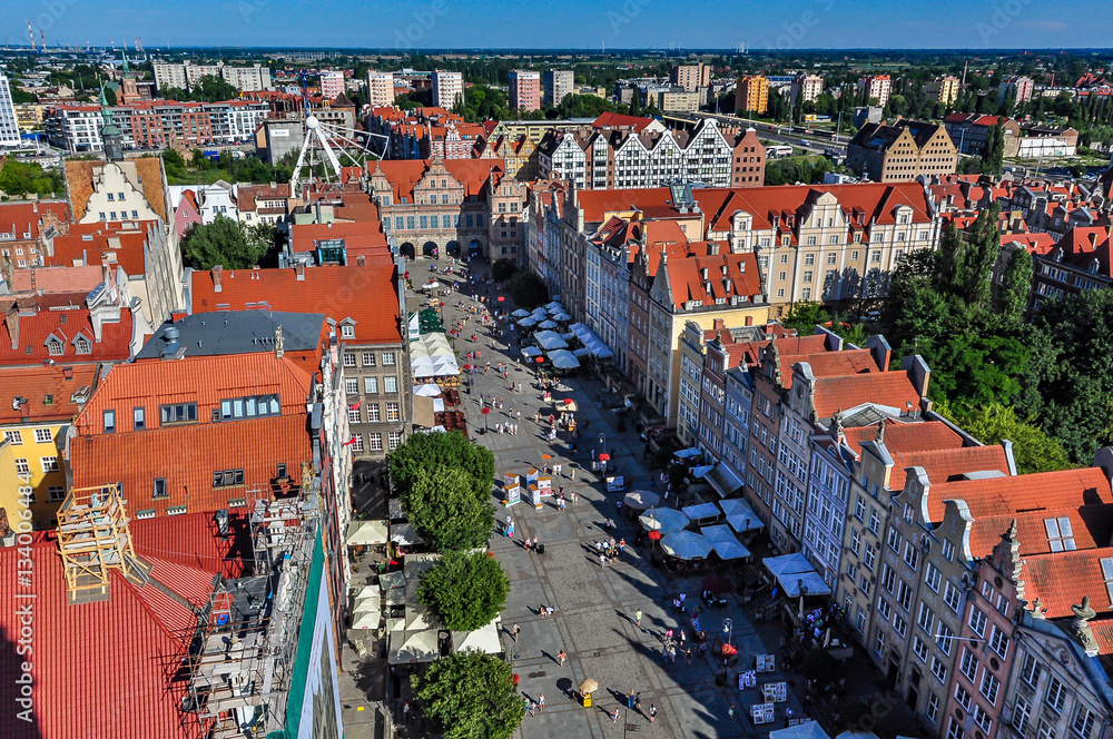 Obraz premium The long market and Green Gate in Gdansk (Gdańsk), Poland