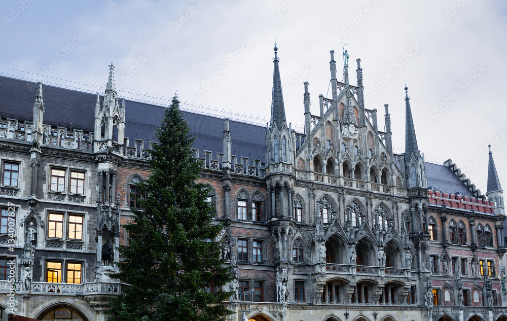 Новогодняя ель на центральной площади Мюнхена