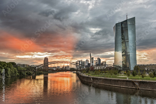 Neubau der Europäischen Zentralbank in Frankfurt am Main © helmutvogler