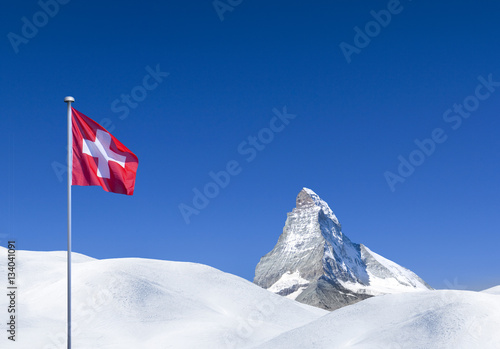 Matterhorn mit Schweizer Fahne