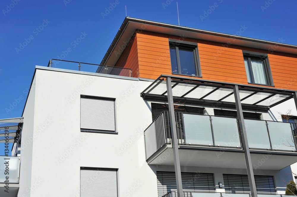 Balkon an Haus-Front