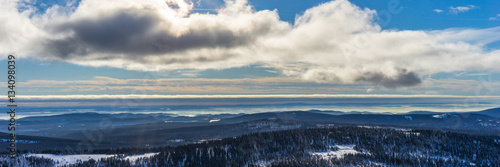 Wunderschöne sonnige Winterlandschaft, Panorama Aussicht vom Brocken im Harz © DZiegler