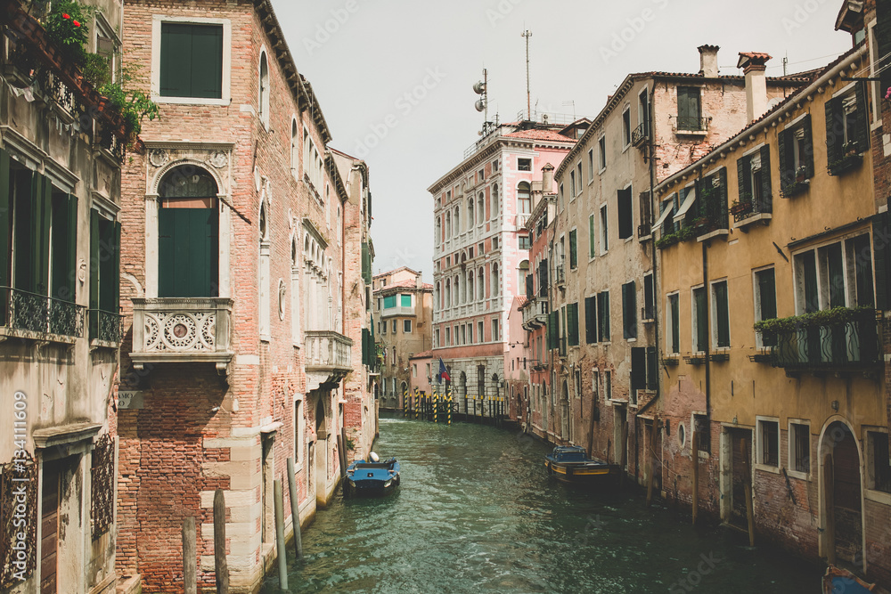 italy venezia canal bridge travel