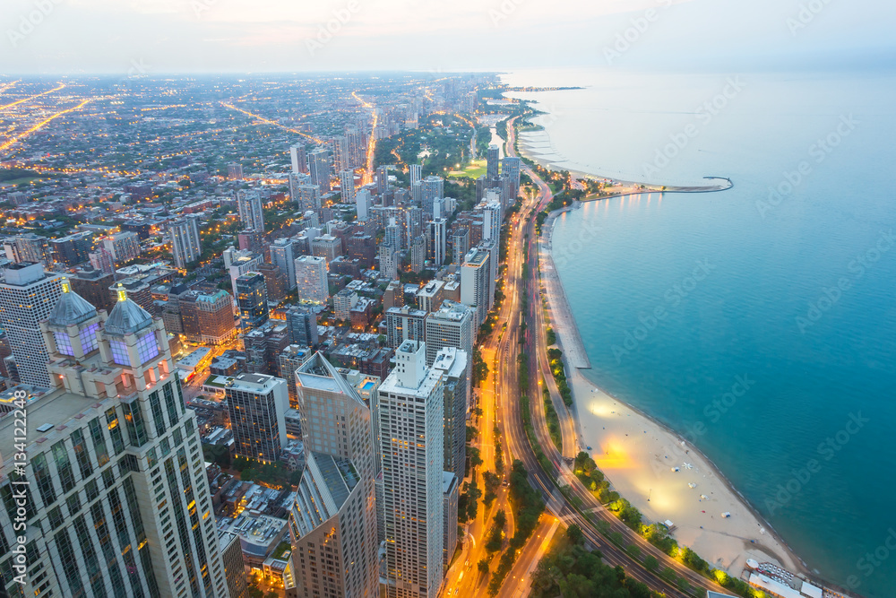 Naklejka premium View of North Chicago at sunset