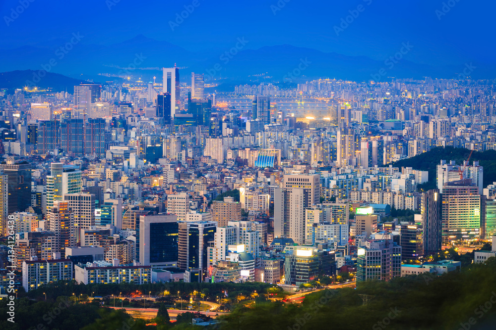 Naklejka premium Seoul city and Downtown skyline at Night, South Korea