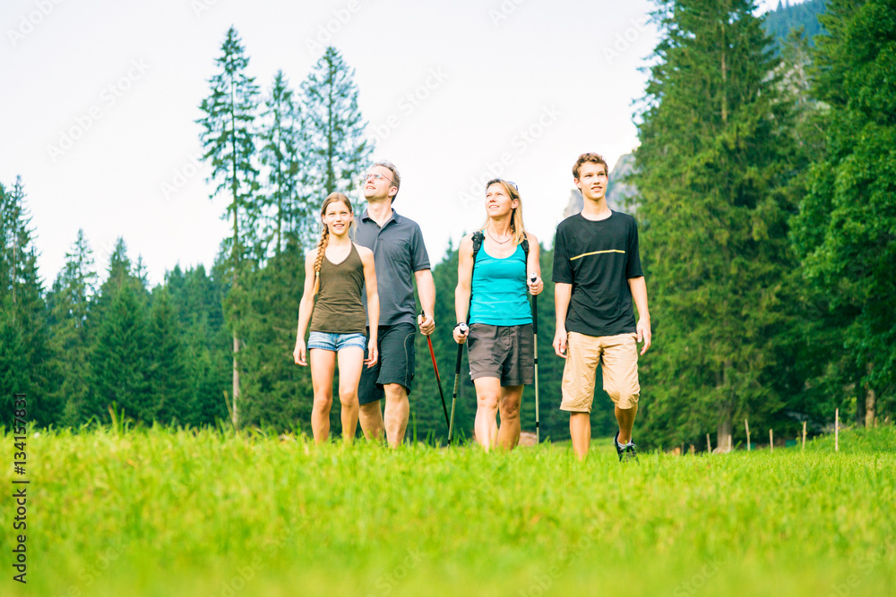 Obraz premium Family Of Four Hiking