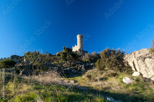 Atalaya en el campo photo