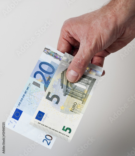 25 Euro cash back concept