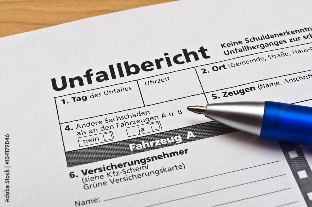 Unfallbericht, Formular, Polizei, Schuldfrage, Haftpflicht StockFoto Adobe Stock