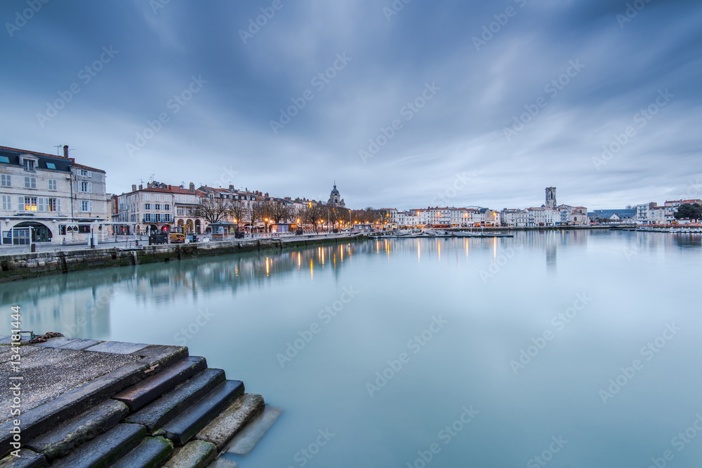Obraz premium Citiscape of La Rochelle in France at twilight