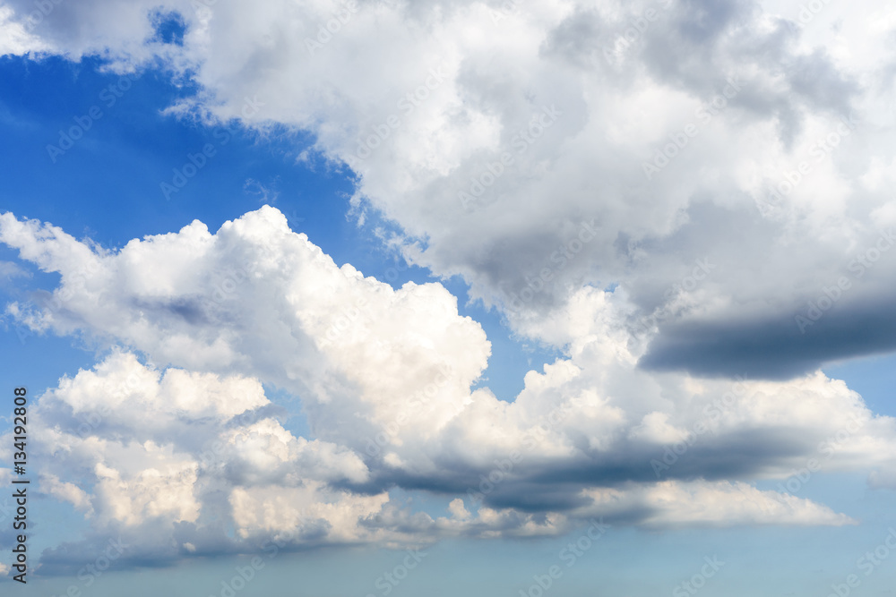 Obraz premium Clouds and Blue Sky in sunny day for Background