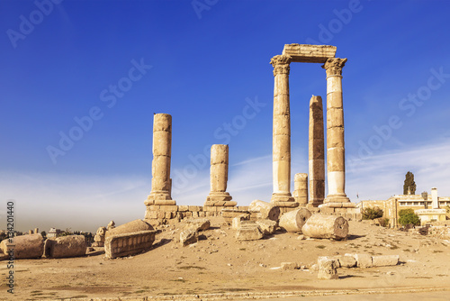 Fotografie, Tablou The ruins of the temple of Hercules in the citadel of Amman, Jordan