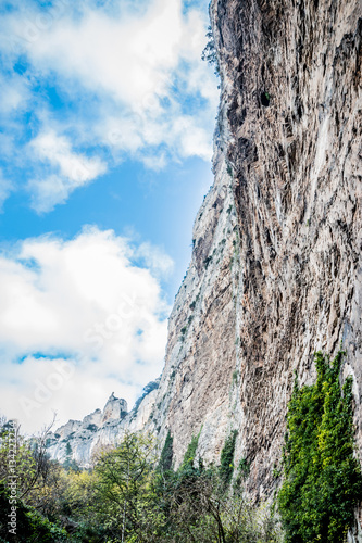 Montagnes autours du Gouffre de Fontaine-de-Vaucluse