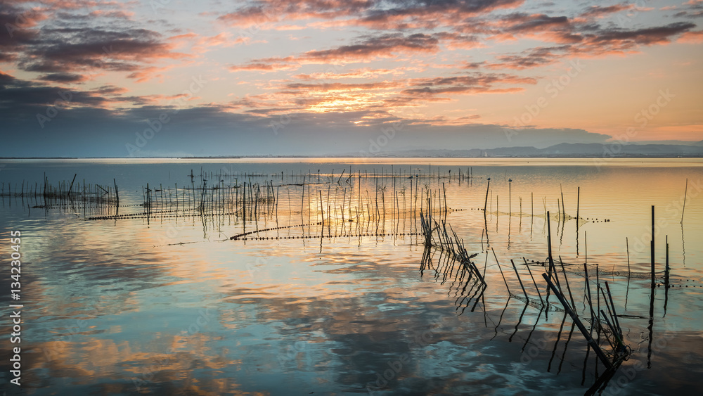 Atardecer en la Albufera de Valencia. Atardecer en la Albufera de Valencia.