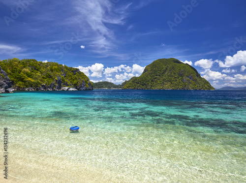 Fototapeta Naklejka Na Ścianę i Meble -  Amazing nature background. Tropical blue sea in Palawan, Philippines