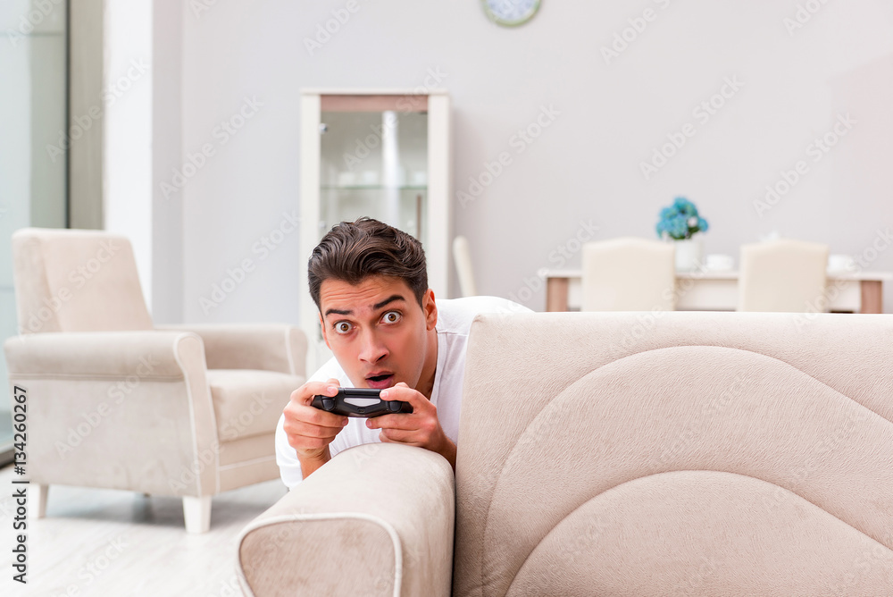 Man addicted to computer games Man addicted to computer games