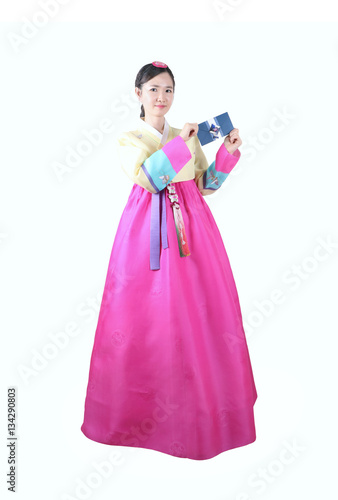 한국의 전통의상을 입은 여자 © DAWOOL
