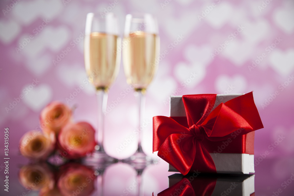 Champagne with Valentines day background and roses, mirror backg Champagne with Valentines day background and roses, mirror backg
