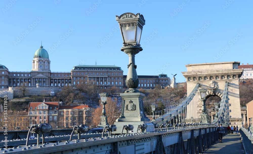 Obraz premium Budapest. Széchenyi Chain bridge and National gallery