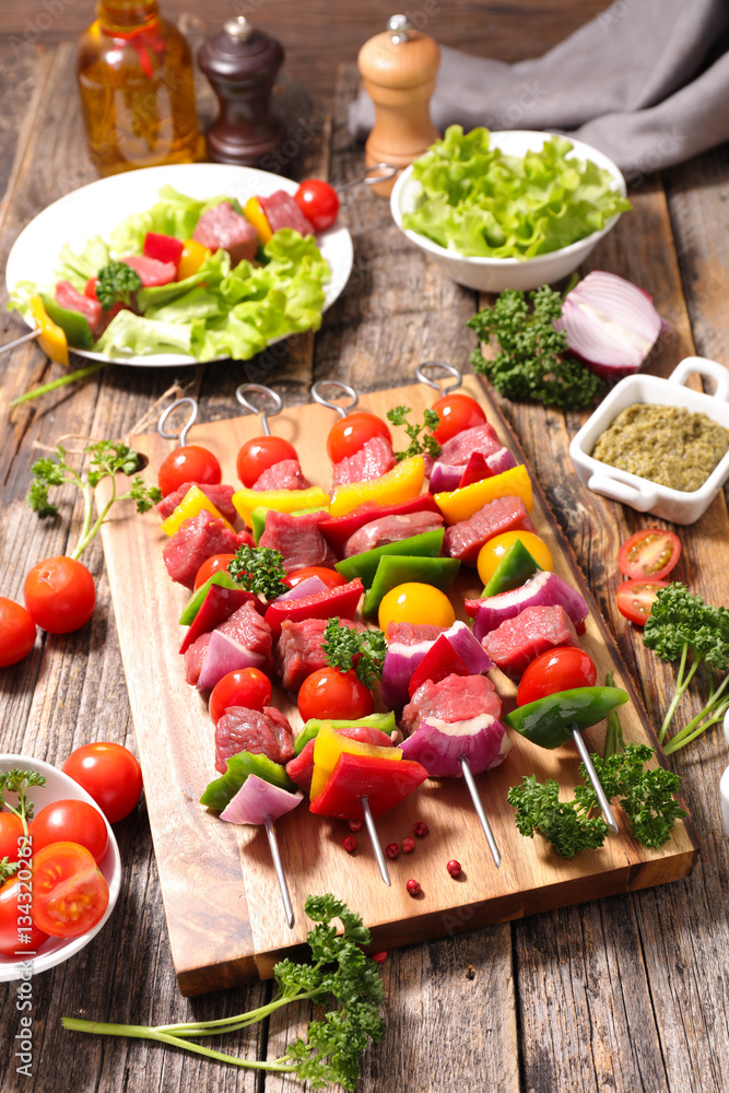 raw beef skewer with ingredient raw beef skewer with ingredient
