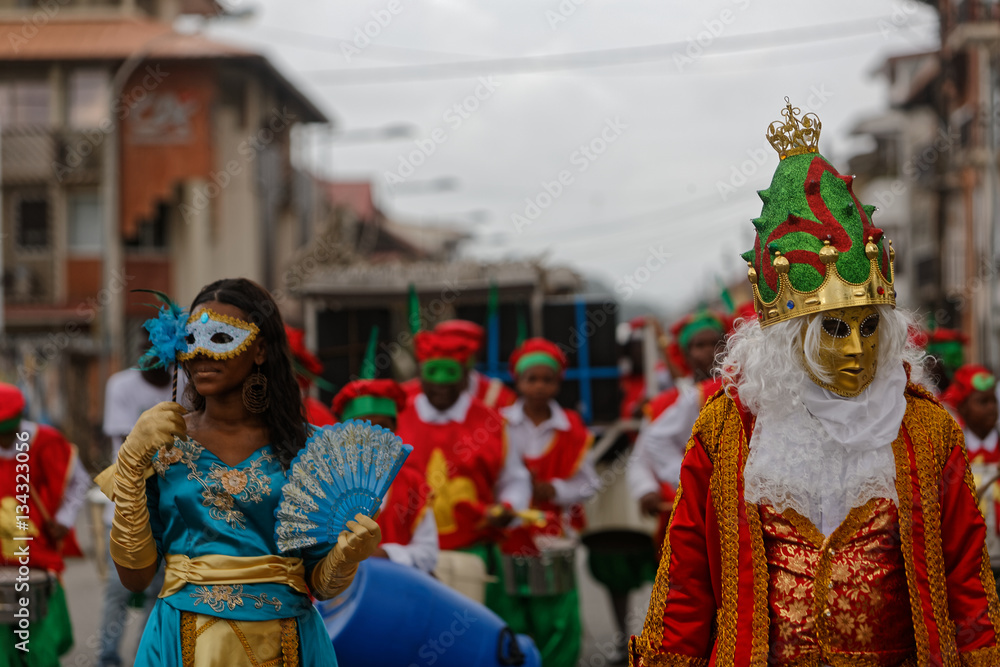 Roi Vaval et sa princesse au départ du carnaval de Guyane à Cayenne 