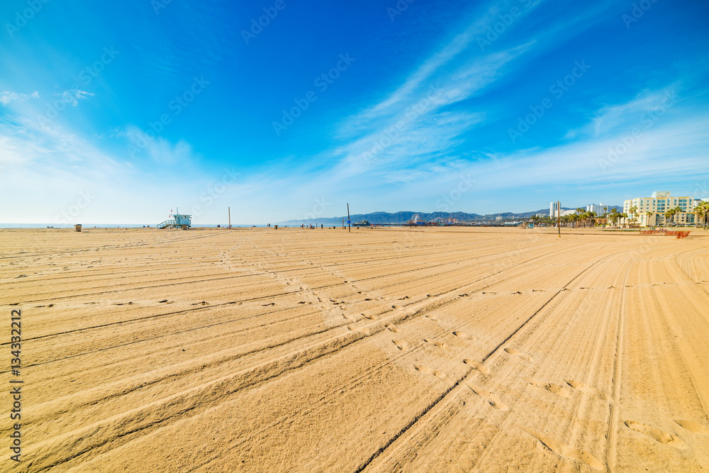 Fototapeta premium Santa Monica beach on a sunny day