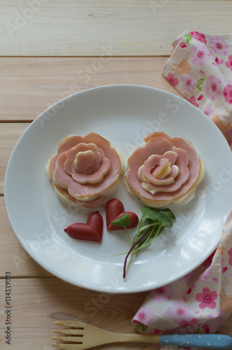Beautiful flower shaped ham and cheese sandwiches for Valentine's Day
