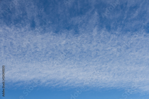 Fondo de Cielo azul con nubes