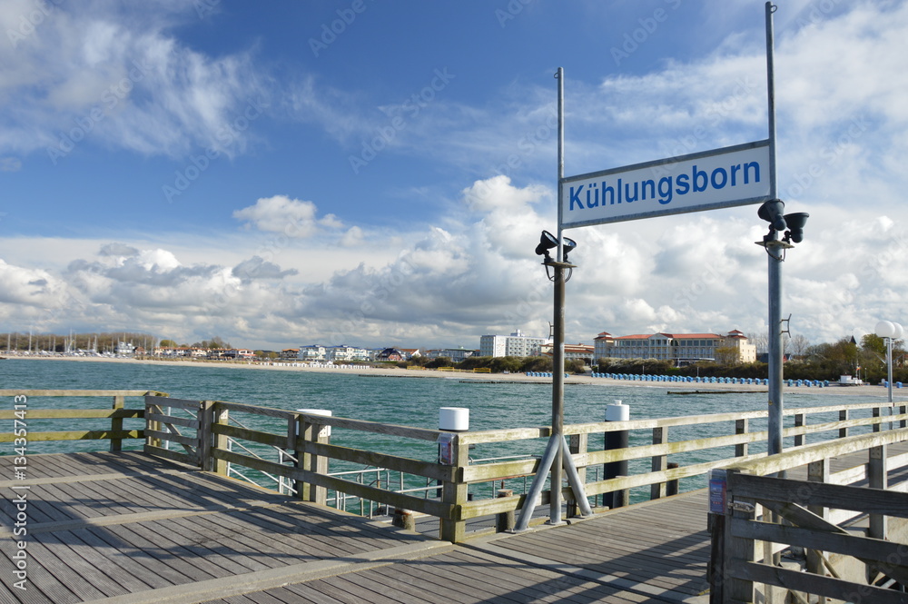Obraz premium Blick von Seebrücke auf Kühlungsborn 