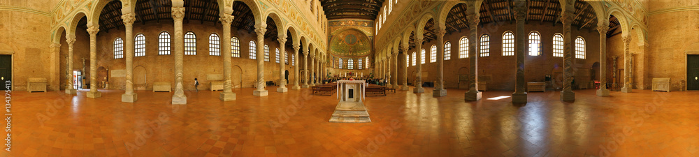 Ravenna, interno di Sant'Apollinare in Classe  a 360°