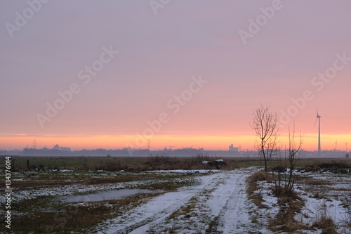 Sonnenuntergang an der Wümme im Winter