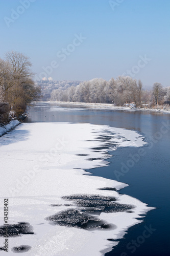The icy Danube river in Ulm, Germany. © Gaschwald