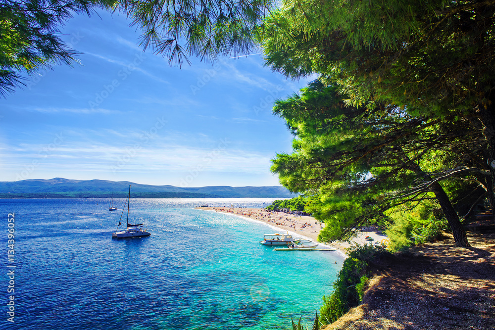 Fototapeta premium Beautiful beach Zlatni Rat or Golden Cape on island Brac in Croatia